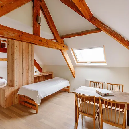 La Ferme D'auwez - Les Hirondelles - 15 Pers Avec Sauna Et Piscine Partages Дом отдыха