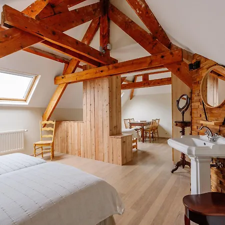 La Ferme D'auwez - Les Hirondelles - 15 Pers Avec Sauna Et Piscine Partages Дом отдыха